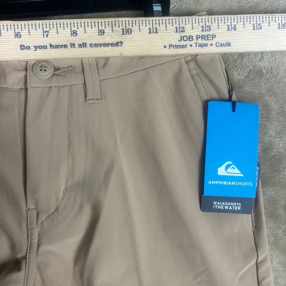 Quiksilver Youth Amphibian Shorts Khaki Tan Hybrid Walkshorts Size 12 New - Picture 3 of 9